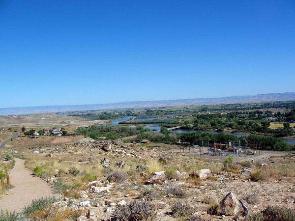 2003-06-dinosaur-hill_04