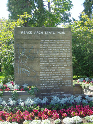 peace-arch-blaine-wa-2005-07_01